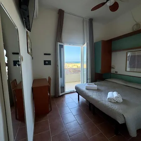 Hotel Vistamare Viserba 2*