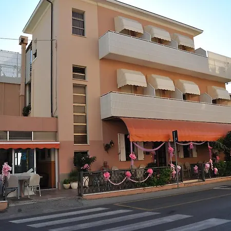 ホテル Vistamare Viserba