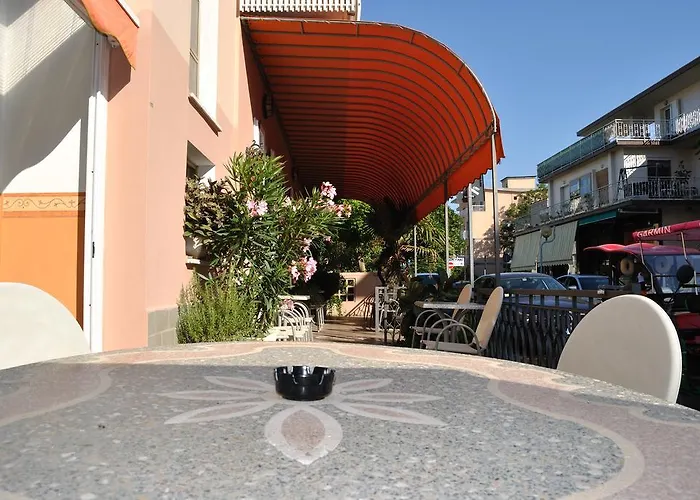 Hotel Vistamare Viserba 2*