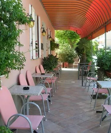 Szálloda Vistamare Viserba Rimini