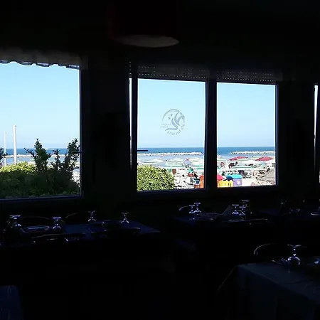 Szálloda Vistamare Viserba Rimini